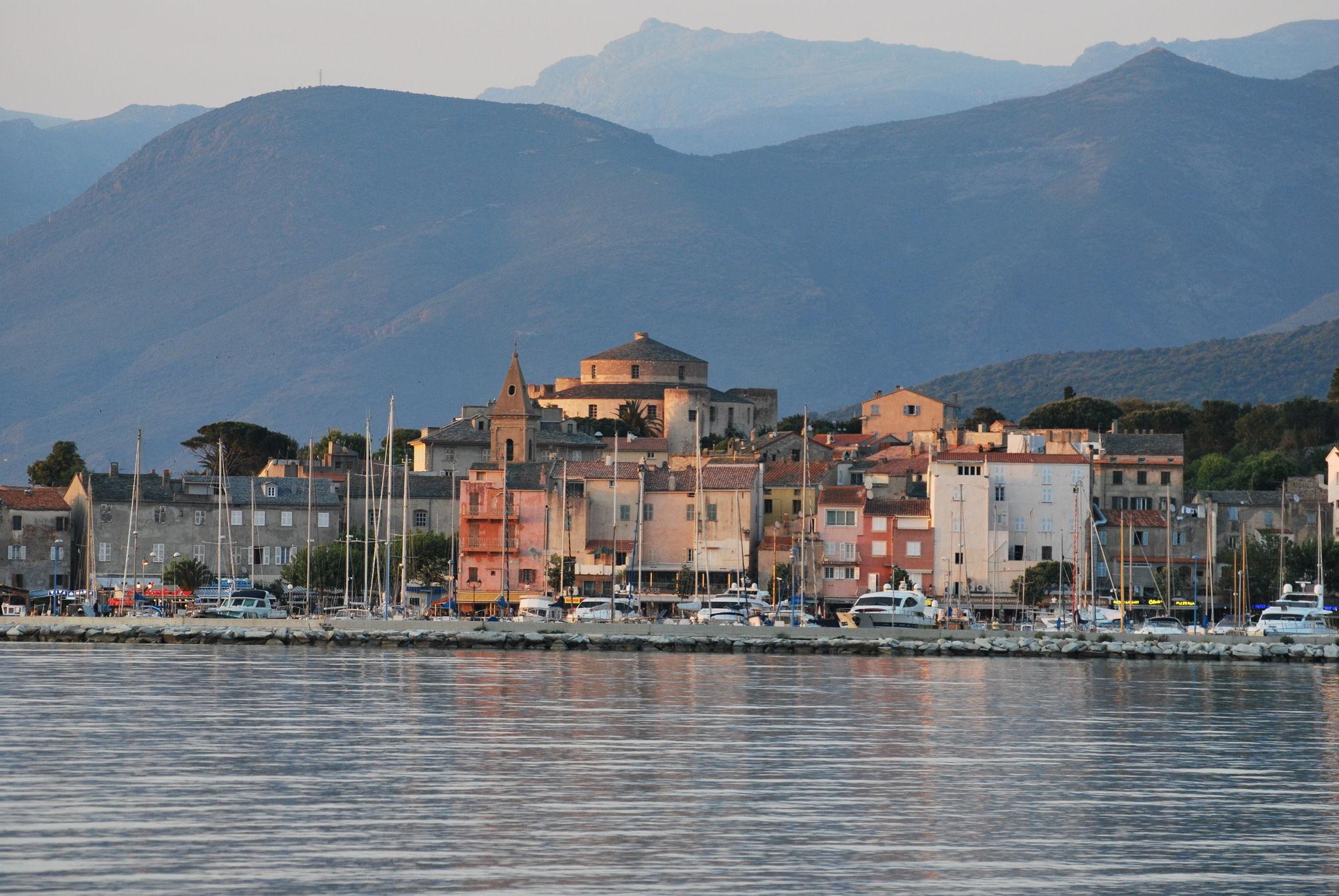 Adonis Saint Florent Aparthotel Kültér fotó